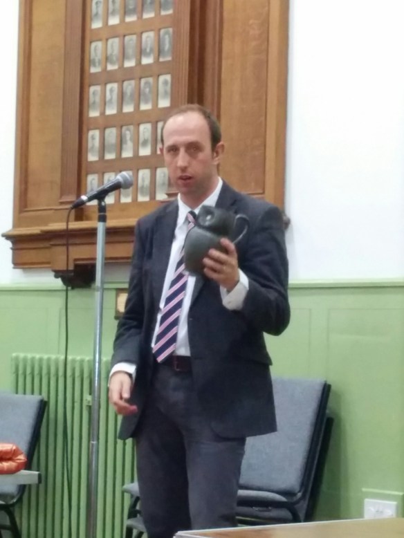 Mark describing and valuing pewter jug